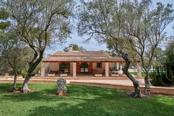 På billedet ses objektet Finca Ses Rotes beliggende i byen Cala Ferrera.