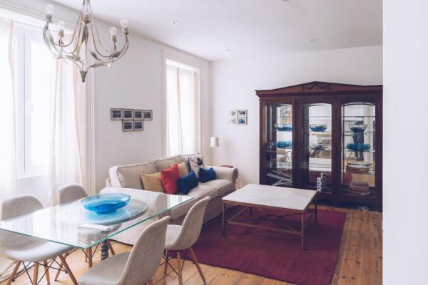 Bilde 2: Chic & Luxurious 2-BR Escape Designed for Elegance