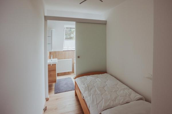 På billedet ses objektet Ferienwohnung Krysiak beliggende i byen Hille.