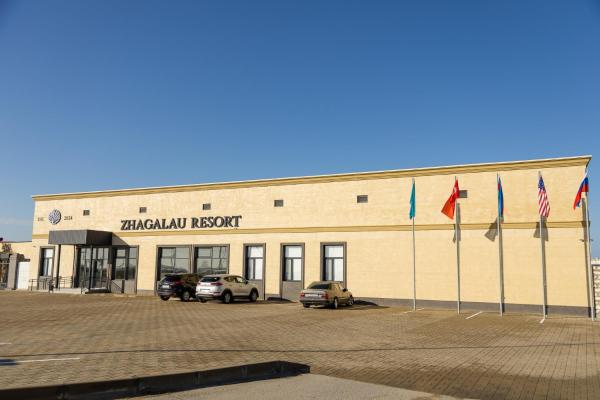 En la foto se muestra el objeto Zhagalau Resort ubicado en la ciudad de Ömirzaq.
