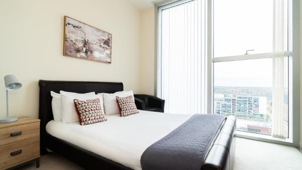 Φωτογραφία 3: Cotels at The HUB Serviced Apartments, Superfast Broadband, Central Location, Free Parking
