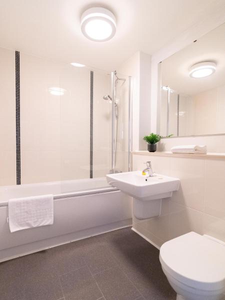 Φωτογραφία 4: Cotels at The HUB Serviced Apartments, Superfast Broadband, Central Location, Free Parking