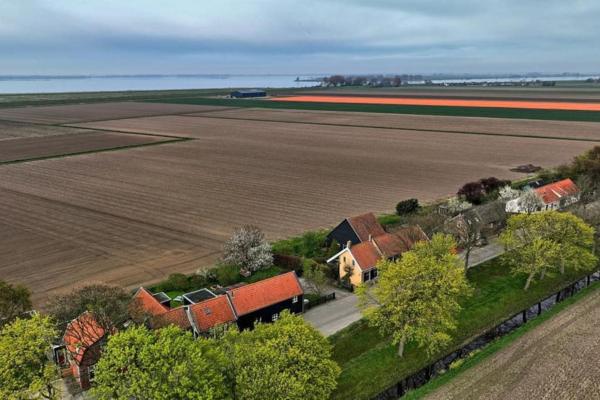 Nella foto è visibile l'oggetto Luxe vakantiehuis in dijkboerderij situato nella città di Numansdorp.