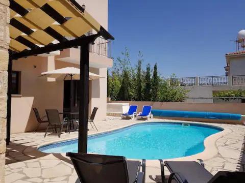 La photo montre l'objet Luxury 4 bed villa Paphos situé dans la ville de Trimithousa.