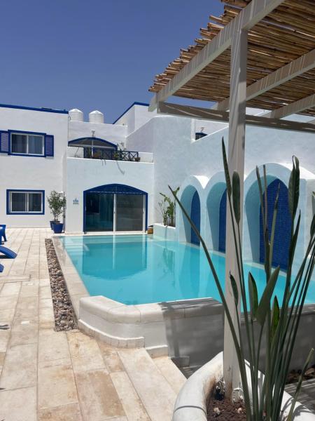 Na zdjęciu widoczny jest obiekt The Greek Village - Milos By Seahorse położony w mieście Swemeh.