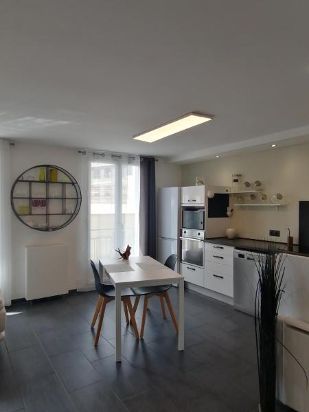 A la foto es mostra l'objecte Très bel appartement T2 rénové situat a la ciutat de LʼEure.