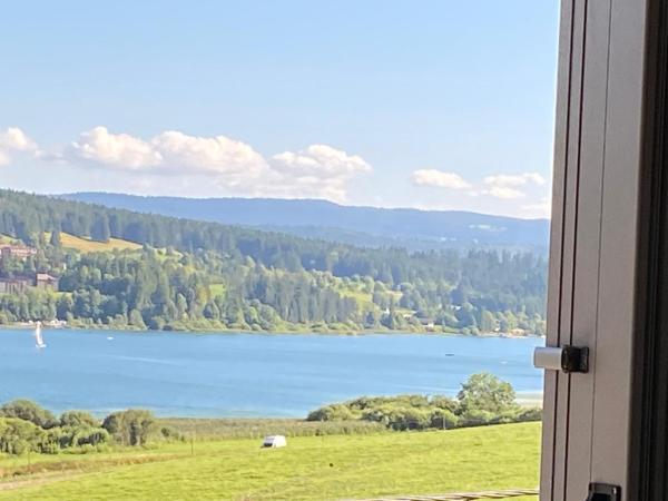 Na fotografii je vidět objekt Le Nid du Lac nacházející se ve městě Malpas.