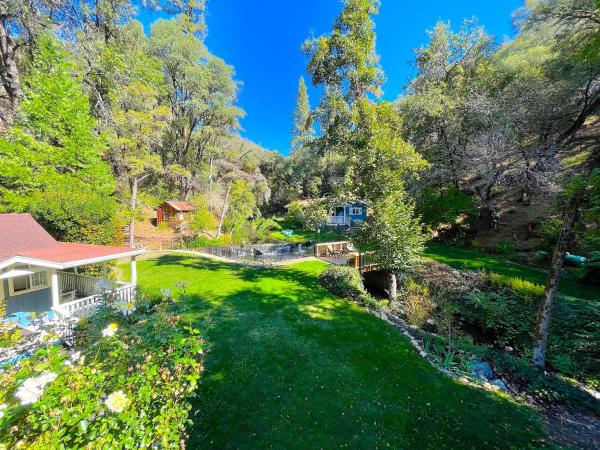 A la foto es mostra l'objecte The Cottages at La Honda Park situat a la ciutat de San Andreas.