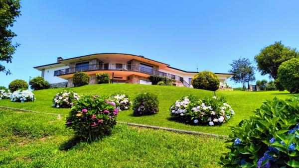На фото показан объект Finca Tolombreo Casa Gabriel, расположенный в городе Villademar.
