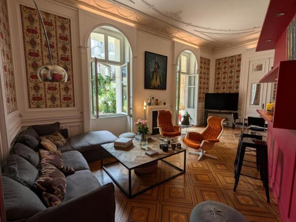 A la foto es mostra l'objecte Appartement avec terrasse, jardin et WIFI au cœur historique d'Angoulême - FR-1-653-263 situat a la ciutat de Angulema.