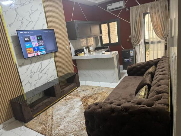 GuestCity Appartement meublé croisement Malicounda Route de Saly 10MN PLAGE, Мбур