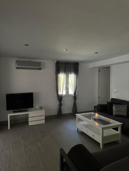 A la foto es mostra l'objecte Casa Alma situat a la ciutat de Bustarviejo.