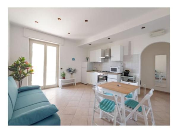 A la foto es mostra l'objecte Ostia Holiday La Risacca situat a la ciutat de Lido di Ostia.
