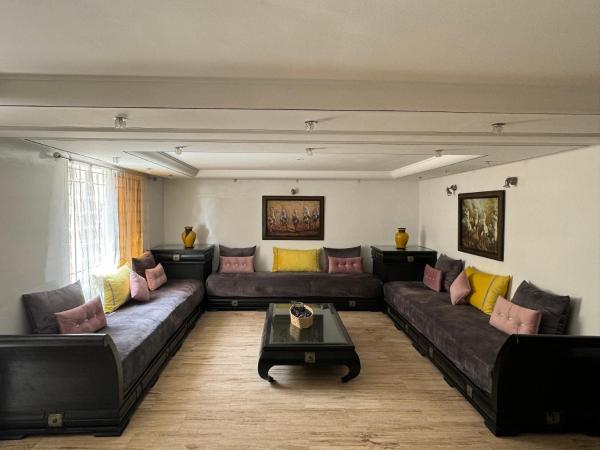 The photo shows the Appartement à 5 min de la plage located in the city of Temara.
