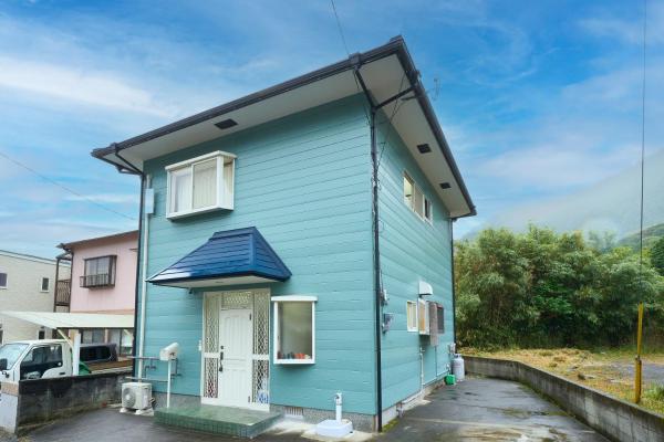 Na fotografii je vidět objekt 堀田フォレストハウス nacházející se ve městě Beppu.