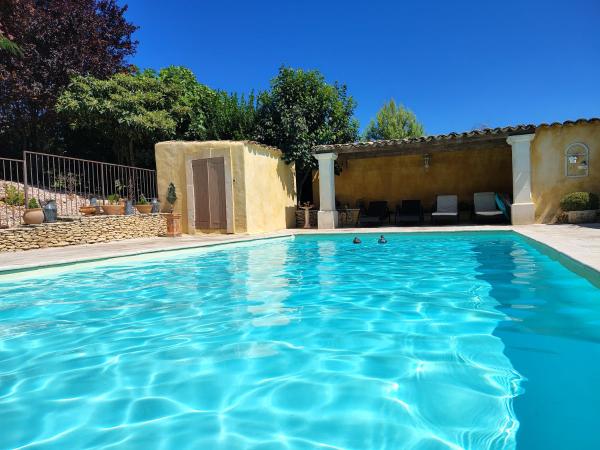 A la foto es mostra l'objecte A bel air en Luberon situat a la ciutat de Gargas.