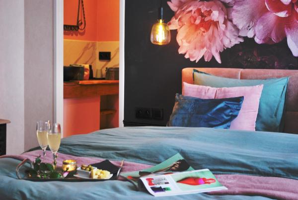 Na zdjęciu widoczny jest obiekt B&B La Sucrerie położony w mieście Orlitain.