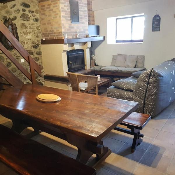 A la foto es mostra l'objecte Maison de montagne, vallée d'Ossau situat a la ciutat de Castet.