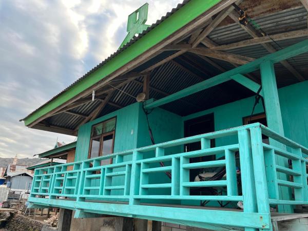 A la foto es mostra l'objecte komodo homestay situat a la ciutat de Komodo.