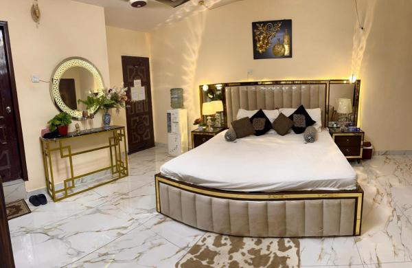 På bildet vises objektet Charming Home banglow som ligger i byen Karachi.