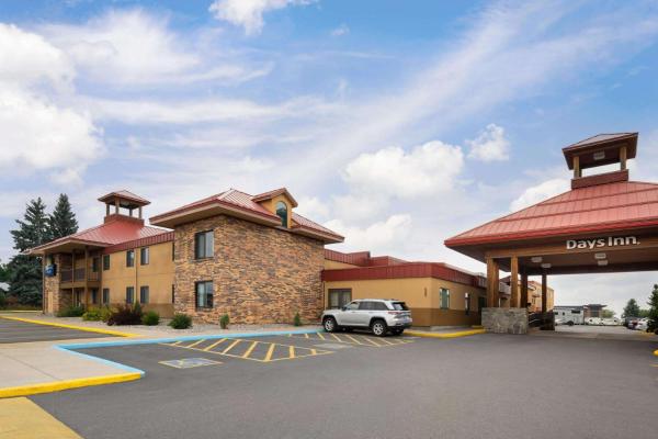 A la foto es mostra l'objecte Days Inn & Suites by Wyndham Bozeman situat a la ciutat de Bozeman.