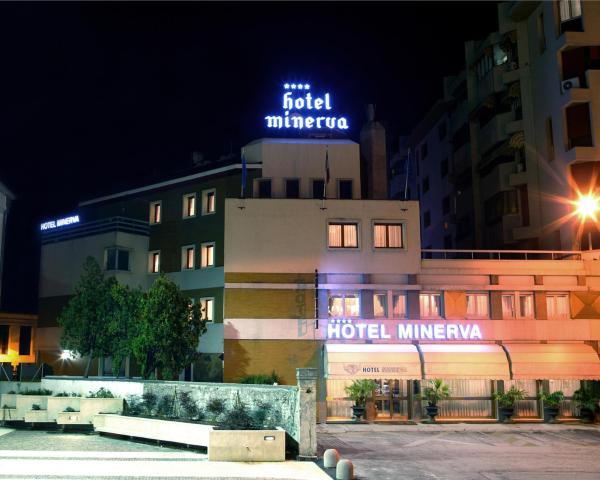 På billedet ses objektet Hotel Minerva beliggende i byen Pordenone.
