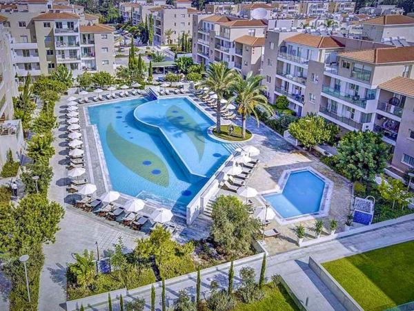 Elysia Park Luxury Apartment - Paphos