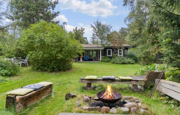 Auf dem Foto ist das Objekt 3 Bedroom Cozy Home In Sjællands Odde in der Stadt Overby zu sehen.