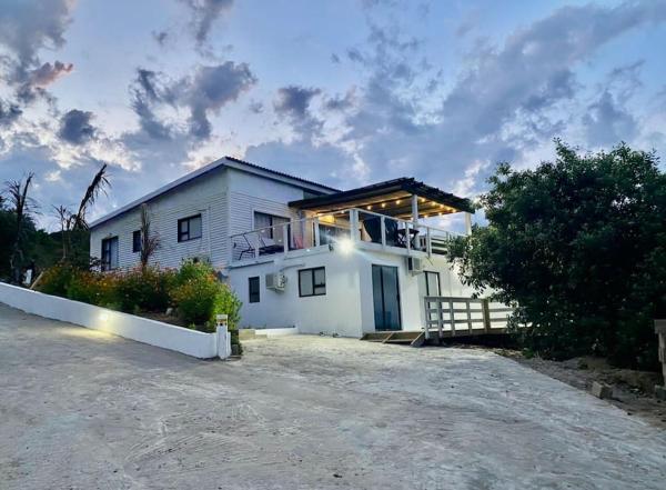 En la foto se muestra el objeto Sunset Villa 44 ubicado en la ciudad de Mateus.