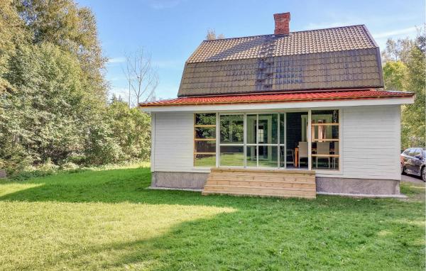 A la foto es mostra l'objecte Nice Home In Vislanda With Wifi situat a la ciutat de Vislanda.