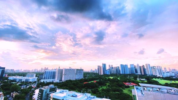 Luxury Apartment with PA, Skyline View & Top Amenities, Манила