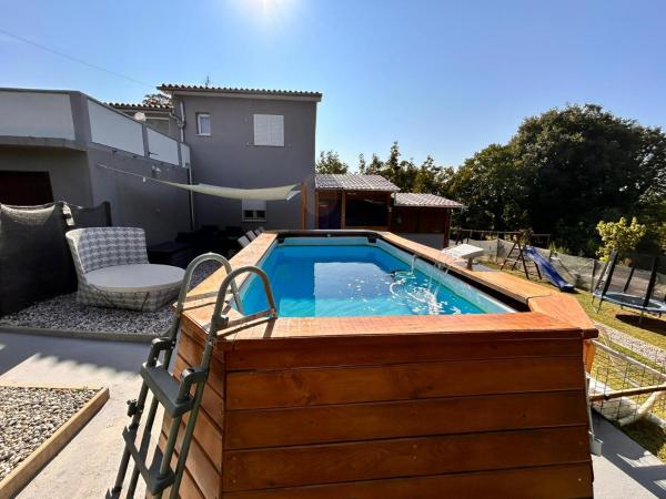 A la foto es mostra l'objecte apartman Goga with pool and jacuzzi situat a la ciutat de Labin.