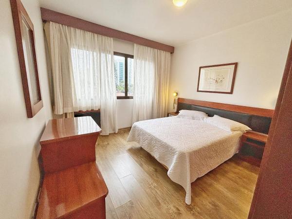 На фото показан объект ENB | Flat hotel em SBC p/ 2 pp Espaço e Conforto, расположенный в городе Сан-Бернарду-ду-Кампу.