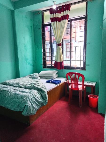 照片显示了位于Rānīpauwa市的Myagdi Devisthan Guest House And Bhanchha Ghar物件。