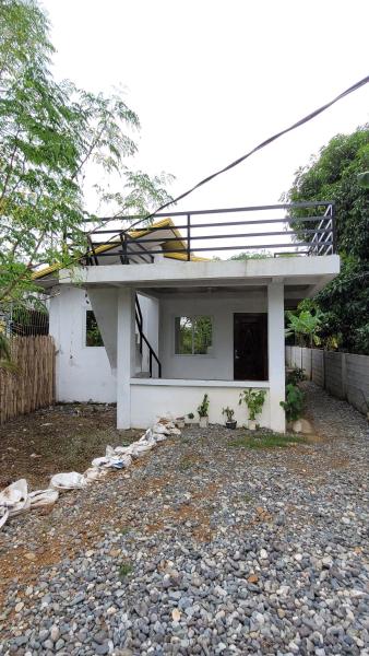 Na zdjęciu widoczny jest obiekt Capandanan Cottages położony w mieście Bugallon.