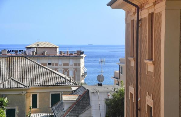 På billedet ses objektet La finestra blu beliggende i byen Varazze.