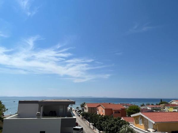 A la foto es mostra l'objecte Tolles Appartement in Vir mit Grill, Garten und Terrasse und Meerblick situat a la ciutat de Vir.