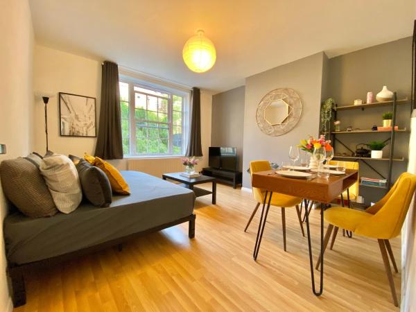 Waterloo Apartment - Whitehall