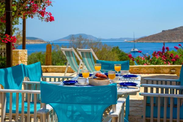 A la foto es mostra l'objecte Villa Ftenagia situat a la ciutat de Halki.