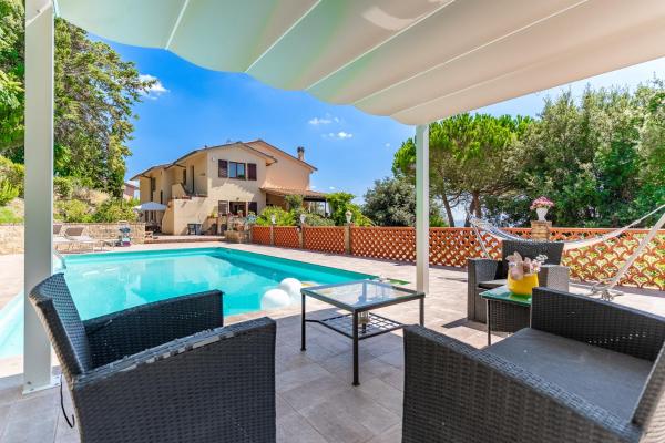 A la foto es mostra l'objecte Pool, 5 Mins to Volterra Center, 4 Sleeps situat a la ciutat de Volterra.