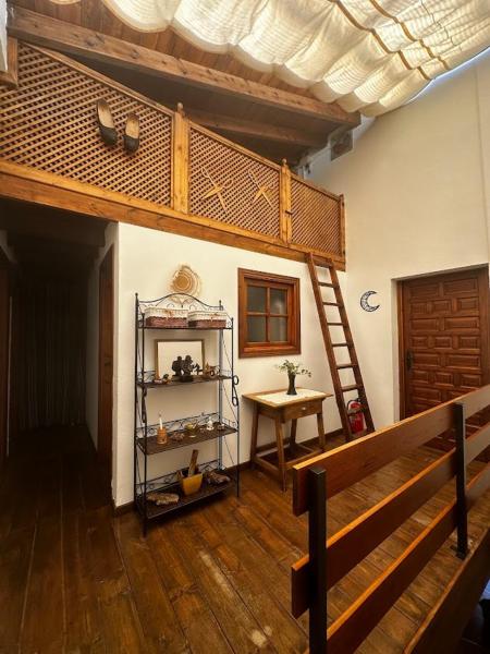 A la foto es mostra l'objecte Espaciosa y Elegante Casa Rural en Los Marines situat a la ciutat de Los Marines.