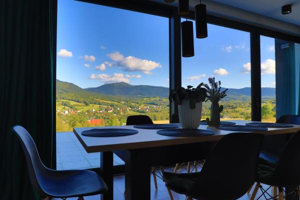 Op de foto is het object Beskid Island te zien, gelegen in de stad Półrzeczki.