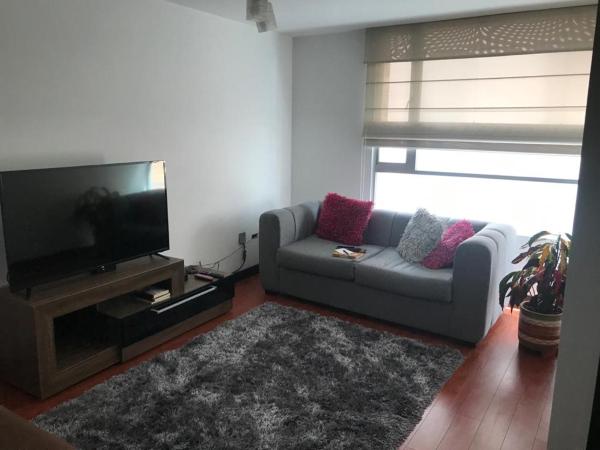 A la foto es mostra l'objecte Apartamento completo 2 habitaciones situat a la ciutat de Quito.