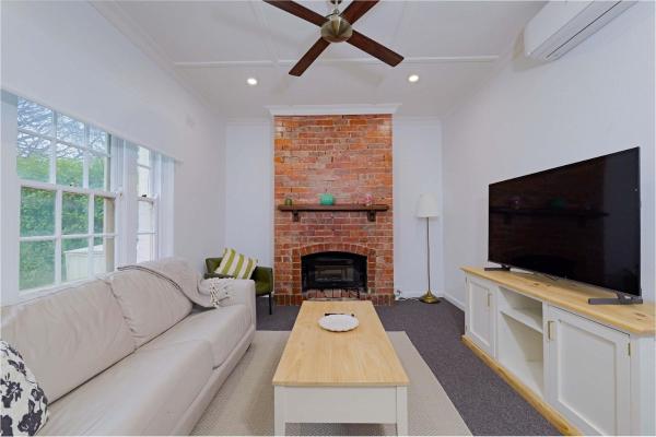 Manuka Village - Sleeps 8 - Free Parking X 4 - Canberra