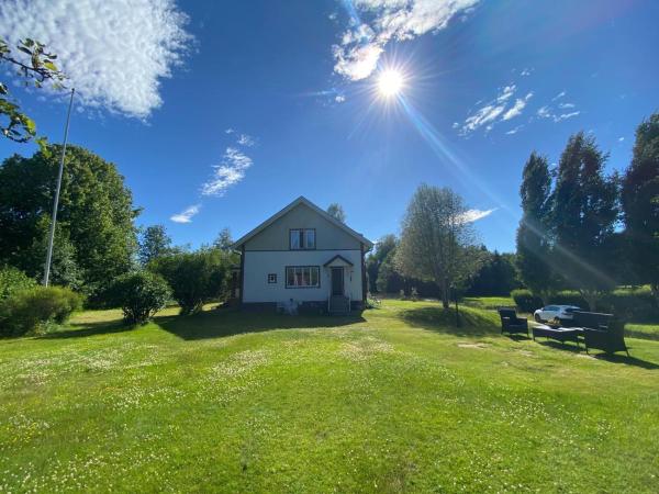 Na fotografii je vidět objekt Urlaub auf dem Hergard Västra Tönnet nacházející se ve městě Ekshärad.