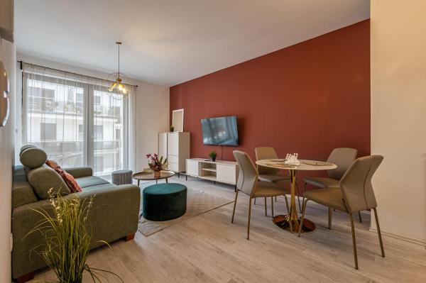 Kuva 9: Condos with Garage and Balcony in City Center