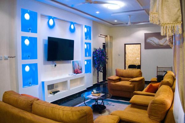 Adji's Cozy Villa