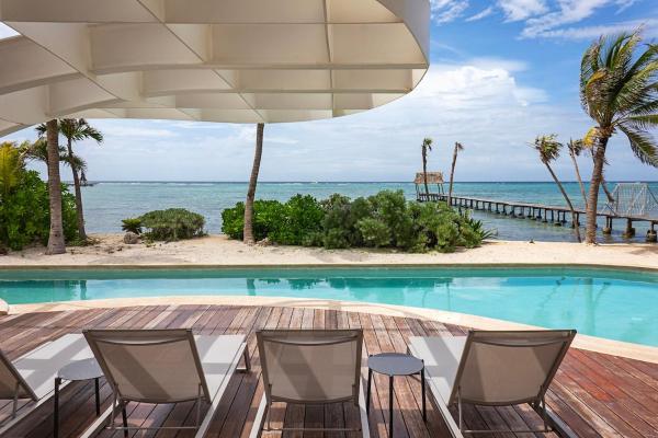 A la foto es mostra l'objecte Oceanfront PH Studio with Stunning Bay Views situat a la ciutat de Tankah.