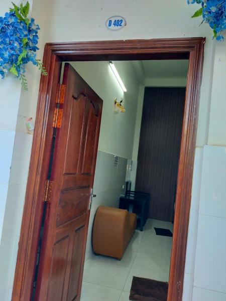 Auf dem Foto ist das Objekt Nhà Nghỉ Khá Thuận - phòng đôi rộng in der Stadt Ấp Châu Thới zu sehen.