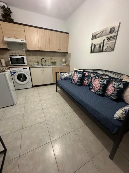 Auf dem Foto ist das Objekt Poppis Apartments in der Stadt Gra Liyiá zu sehen.